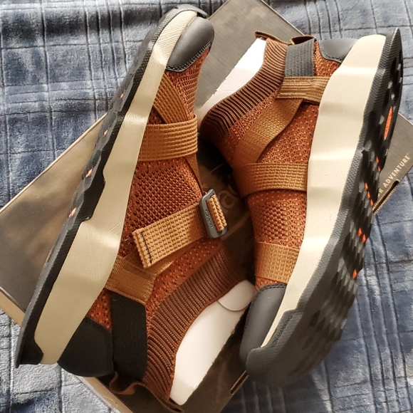 NWT Chaco - Picture 7 of 7